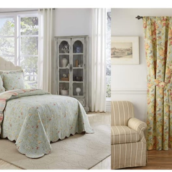 Floral Bedding Set in Soft Blue by [Brand] - Picture 1 of 6